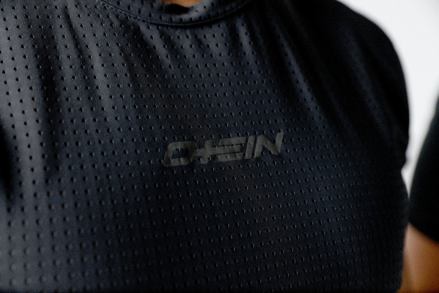 FORM tee black
