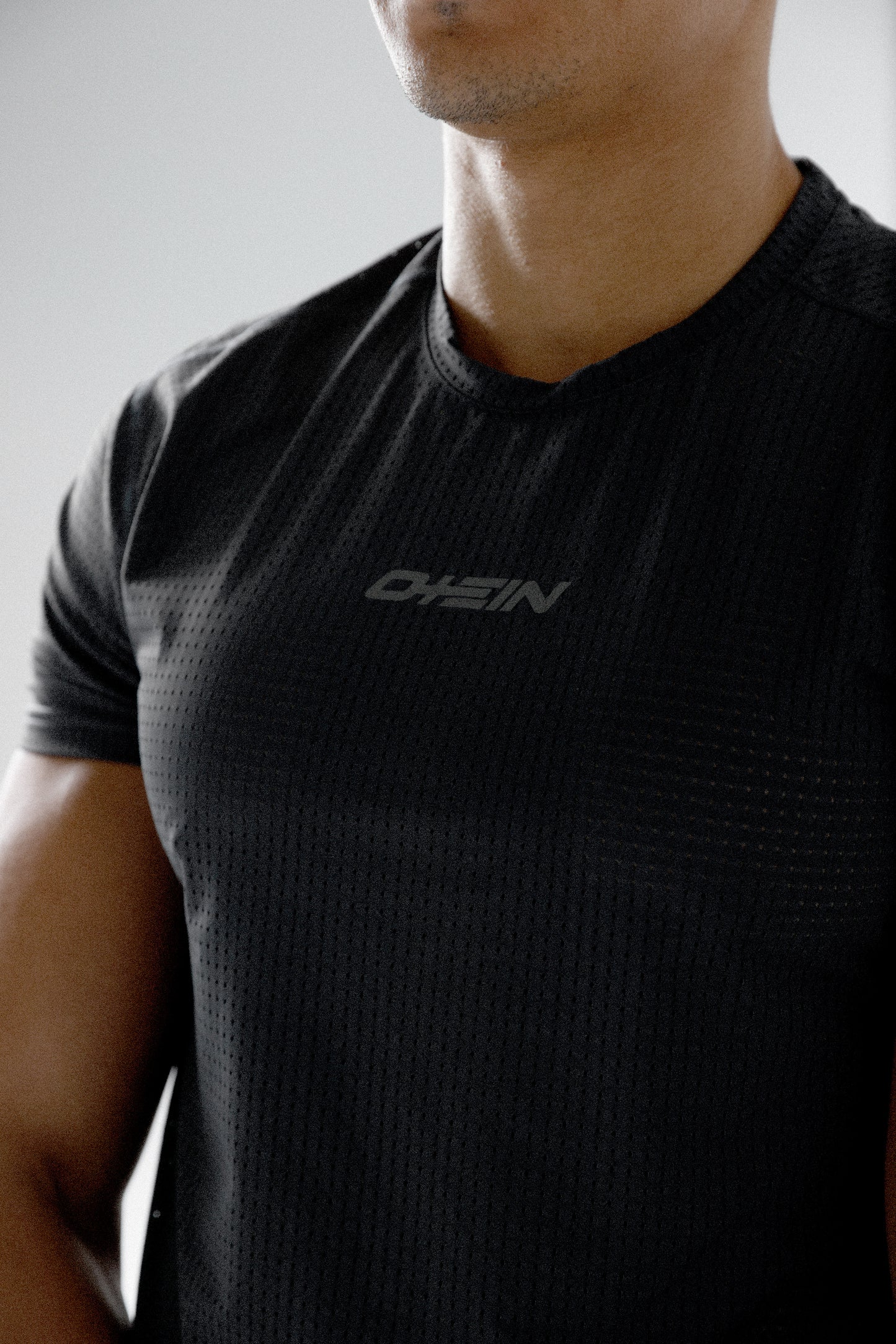 FORM tee black