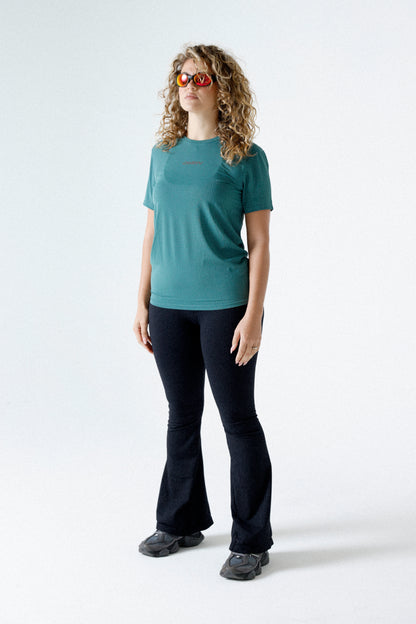FORM tee green